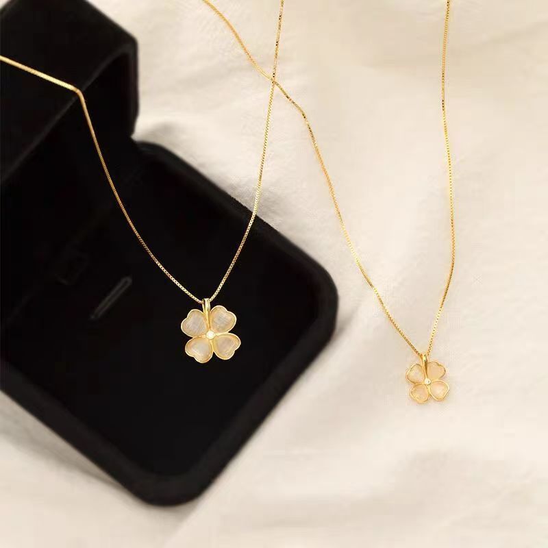 Four-leaf clover petal necklace