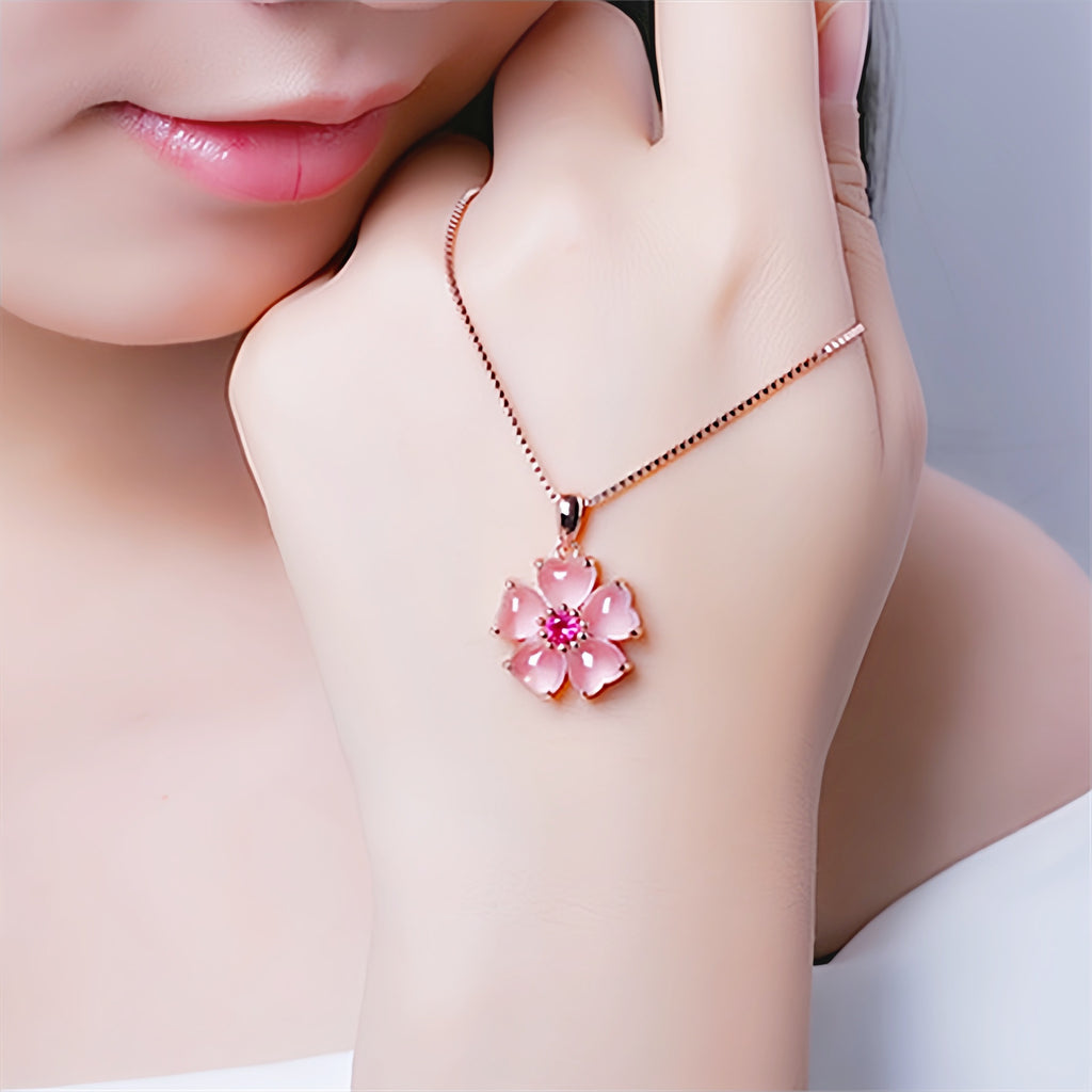Peach blossom heart-shaped crystal pendant