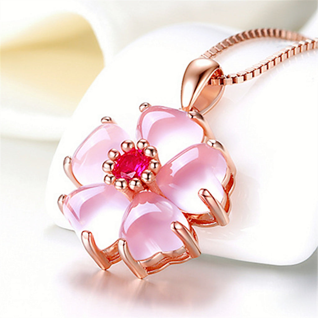 Peach blossom heart-shaped crystal pendant